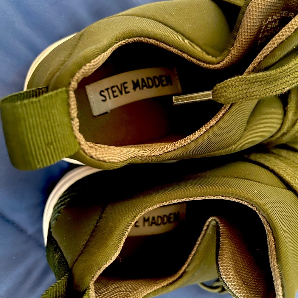 Steve Madden designer sneakers women’s size 7